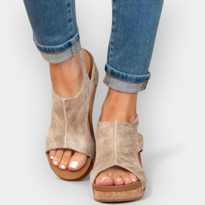 Sandalové topánky s platformou