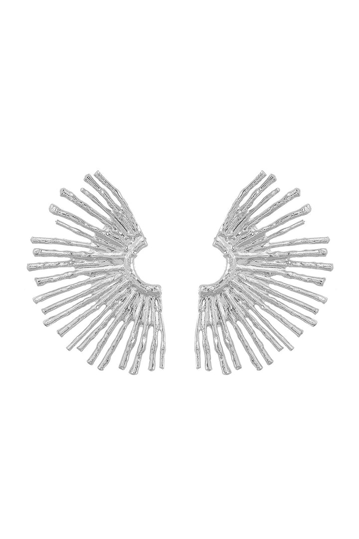 NÁUŠNICE Z KOVU S VLNITÝM OKRAJOM