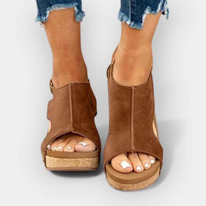 Sandalové topánky s platformou