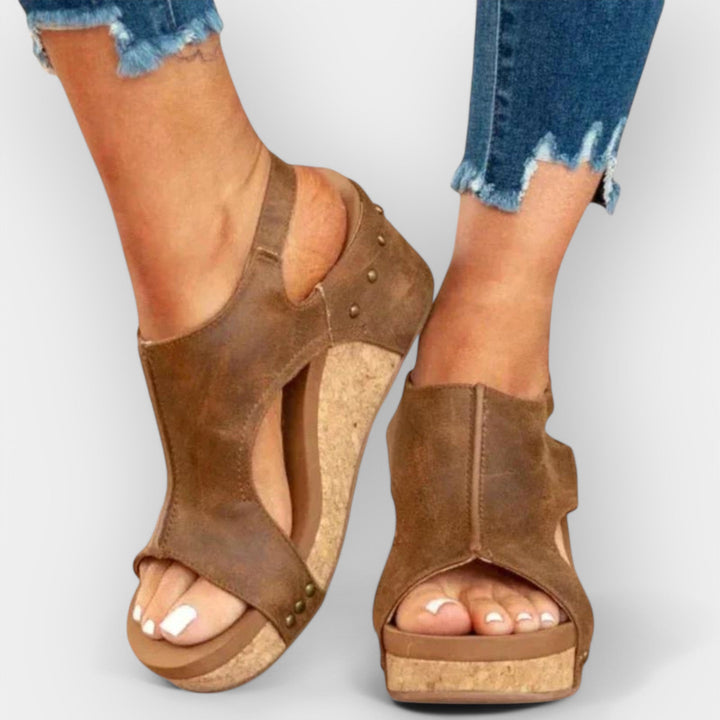 Sandalové topánky s platformou