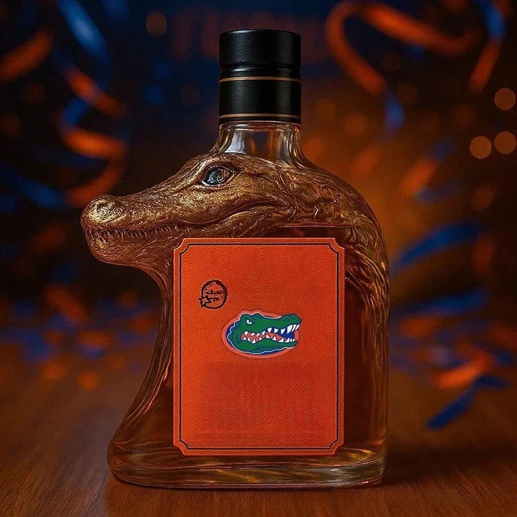 Karafa na whiskey ve tvaru krokodýla