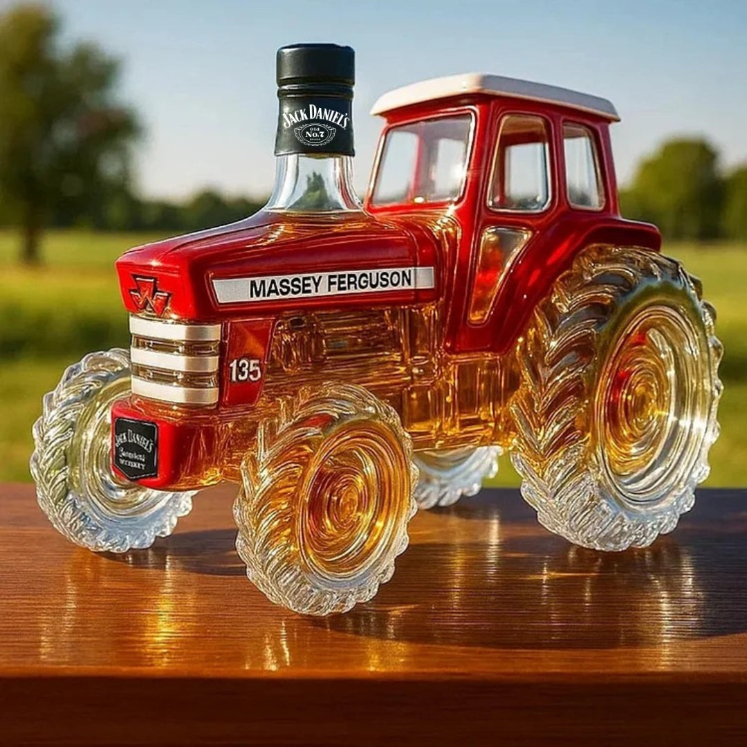 Sklenená fľaša na whisky v tvare traktora