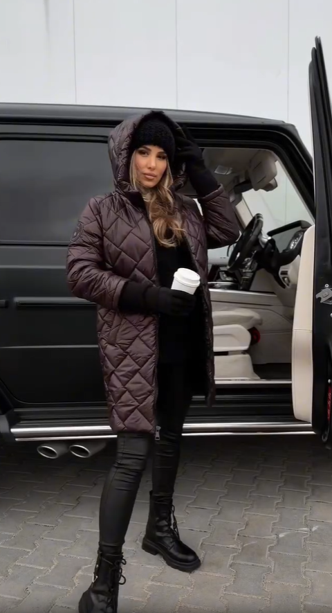 Dana | Elegantná prešívaná páperová bunda s kapucňou