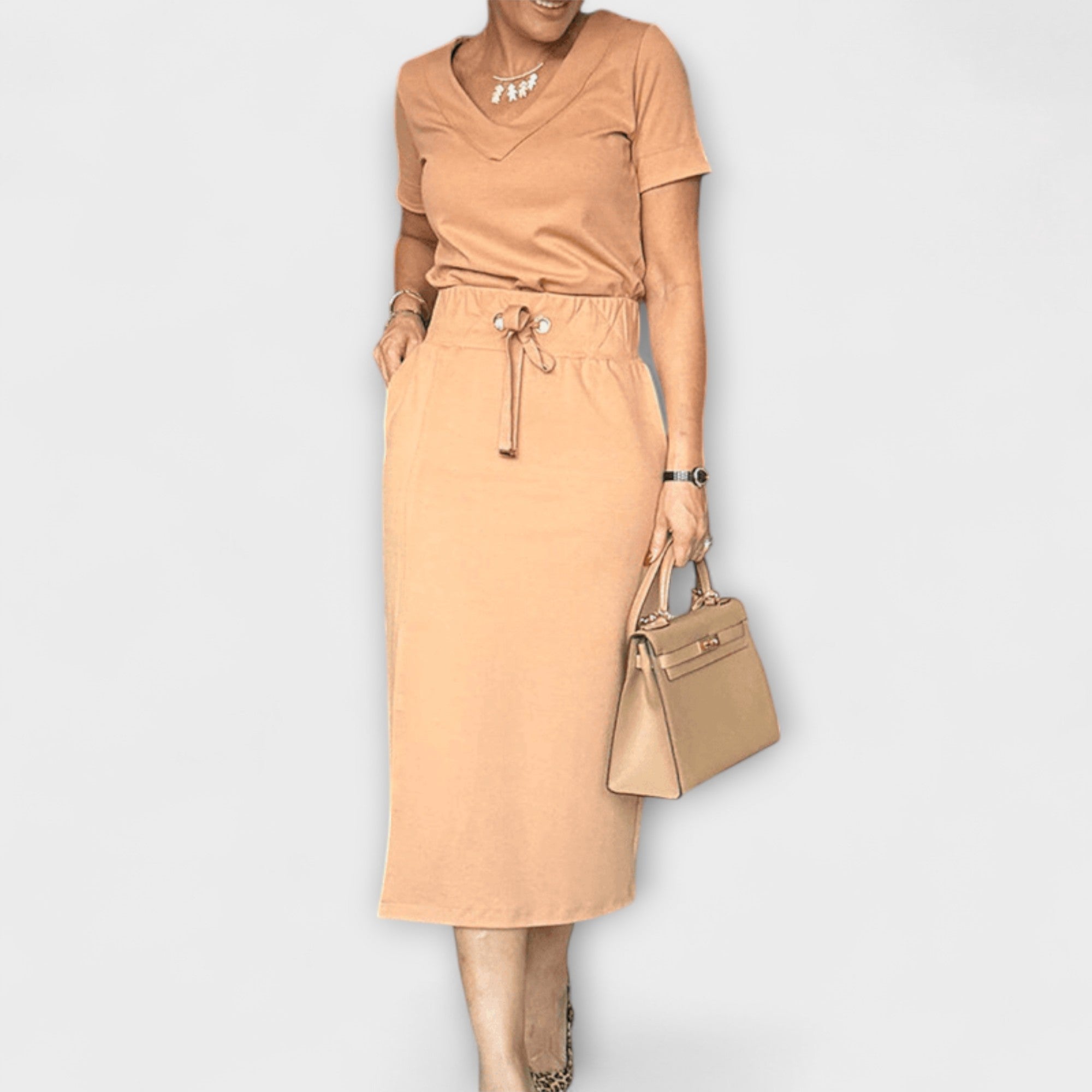 Danielle  ｜ Elegantný top s V-výstrihom a sukňou
